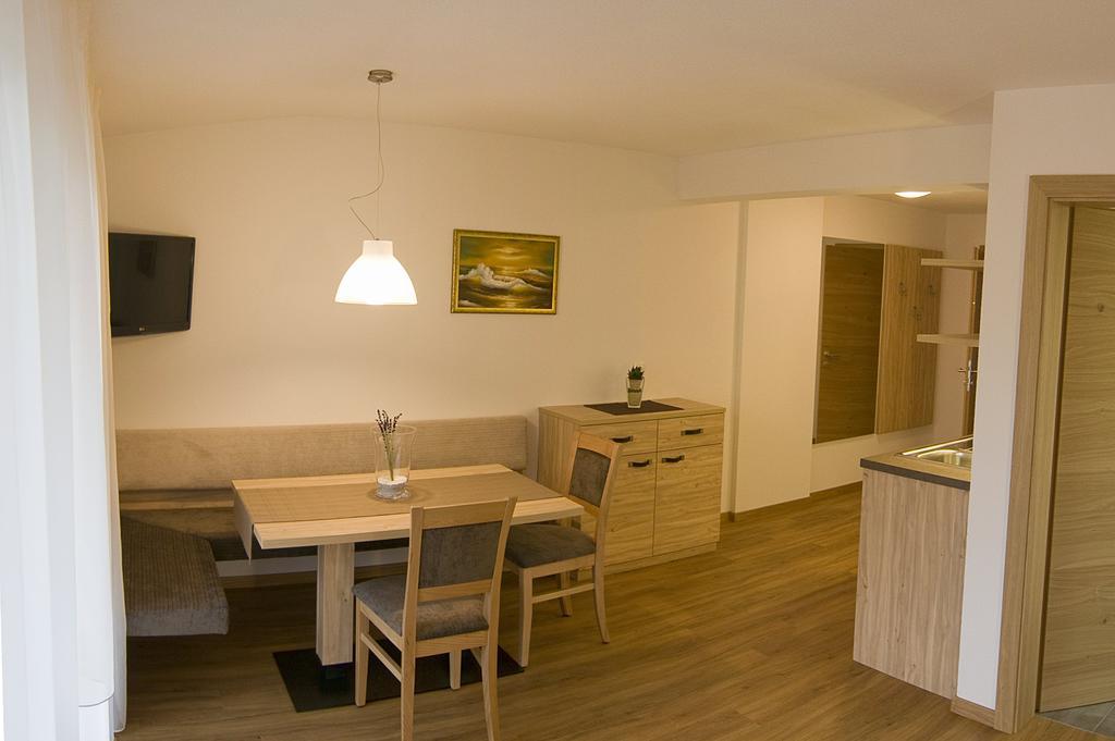 Garni Appartement Alpenresidence Cadipietra Room photo